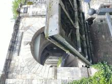 Fort du Mont-Vaudois : Début de la manoeuvre du Pont-levis reconstitué à l'identique en 2007 
