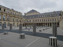 Palais Royal-Colonnes de Buren