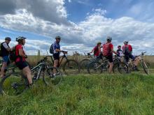 Plaine de Menocourt: sortie du chemin du tramway