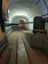 Maginot  Four-A-Chaux : Galeries équipées de voies de 60 cm de large non électrifiées, les wagonnets étaient poussés à bras, poids d'un wagonnet  chargé 500 KG